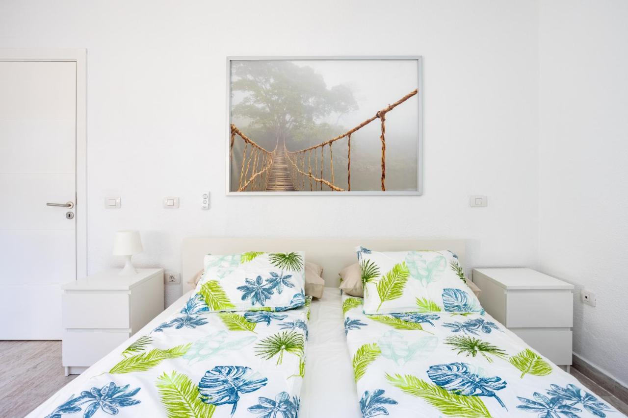 Gigantes Oasis Deluxe By Sunkeyrents Apartment Santiago del Teide Exterior foto
